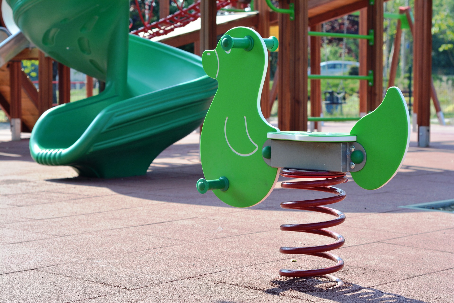 Caucho: Diferentes suelos para la seguridad de un parque infantil